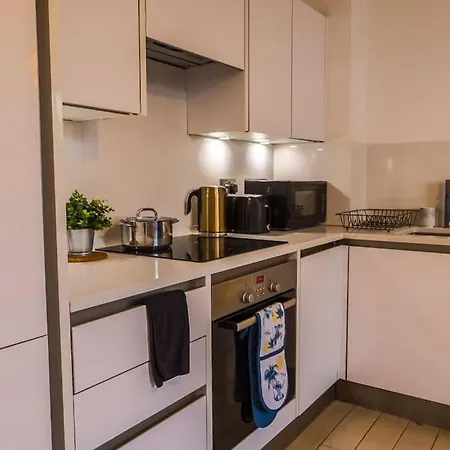 Central Flat, Free Parking, Ideal For Contractors Reading Exterior photo