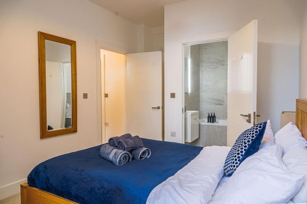 Flat, Free Parking, Ideal For Contractors *